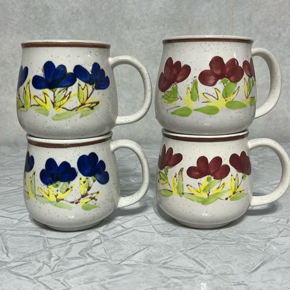 Vtg Speckled Stoneware Painted floral mugs  Set of 4